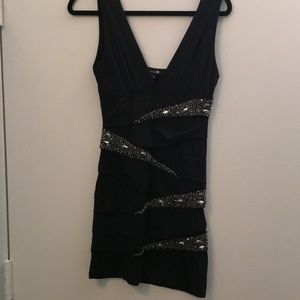 Black bodycon dress